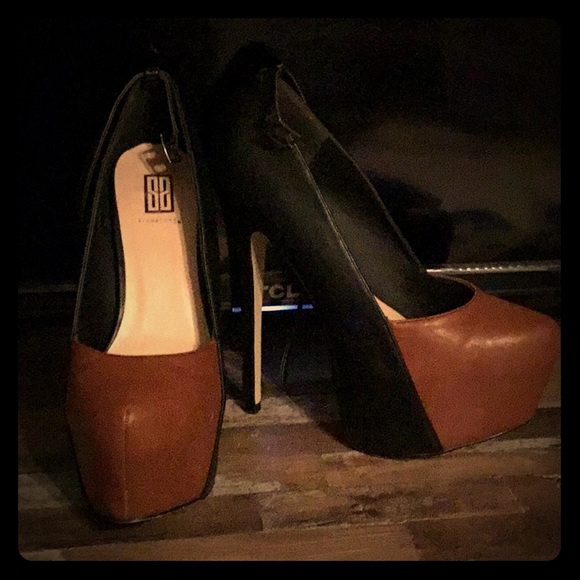 Heels - Picture 1 of 4